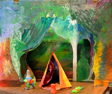 Sanne Rahbek
Oliepastel på papir, figurer af fimoler